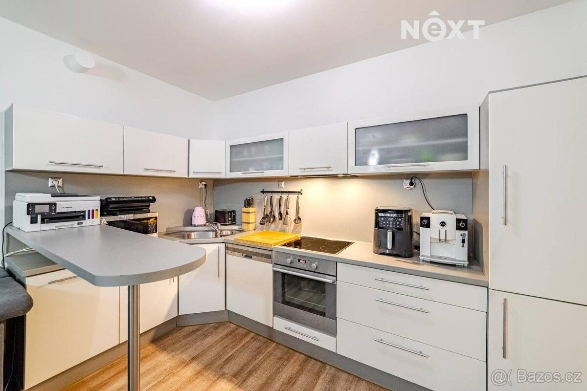 Pronájem byt - Praha, 190 00