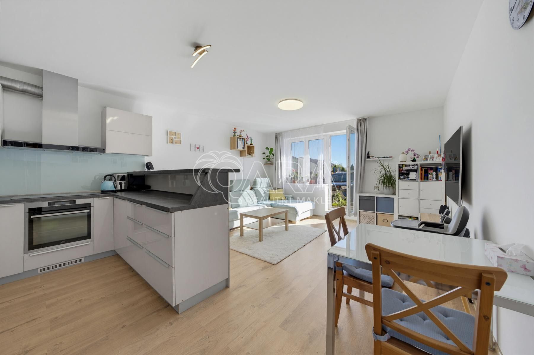 2+kk, Uherova , Chýně, 53 m² - 1