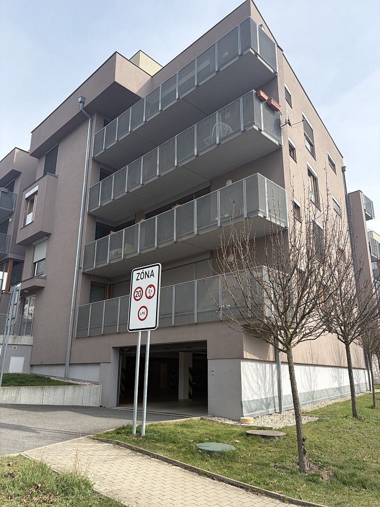 Nemovitost, 12 m²