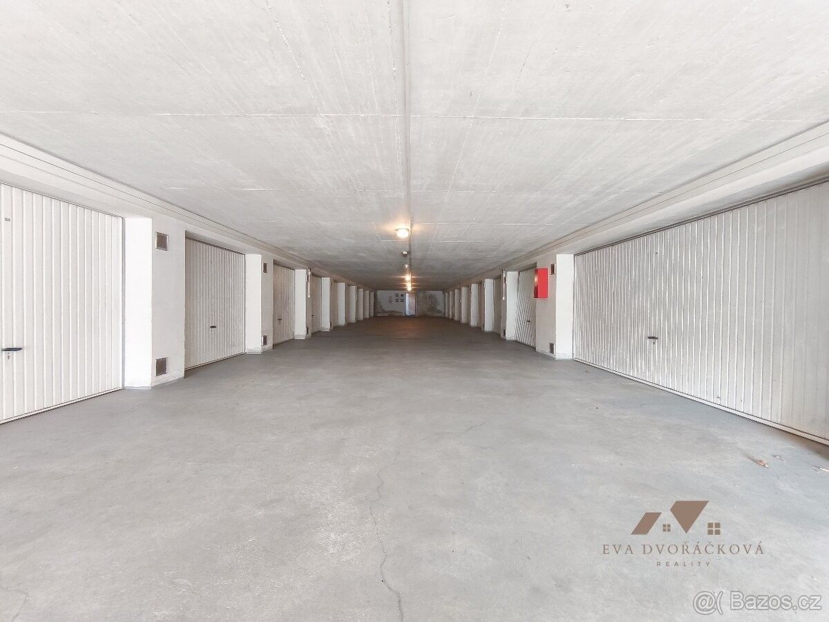 Garáže, Zlín, 760 01