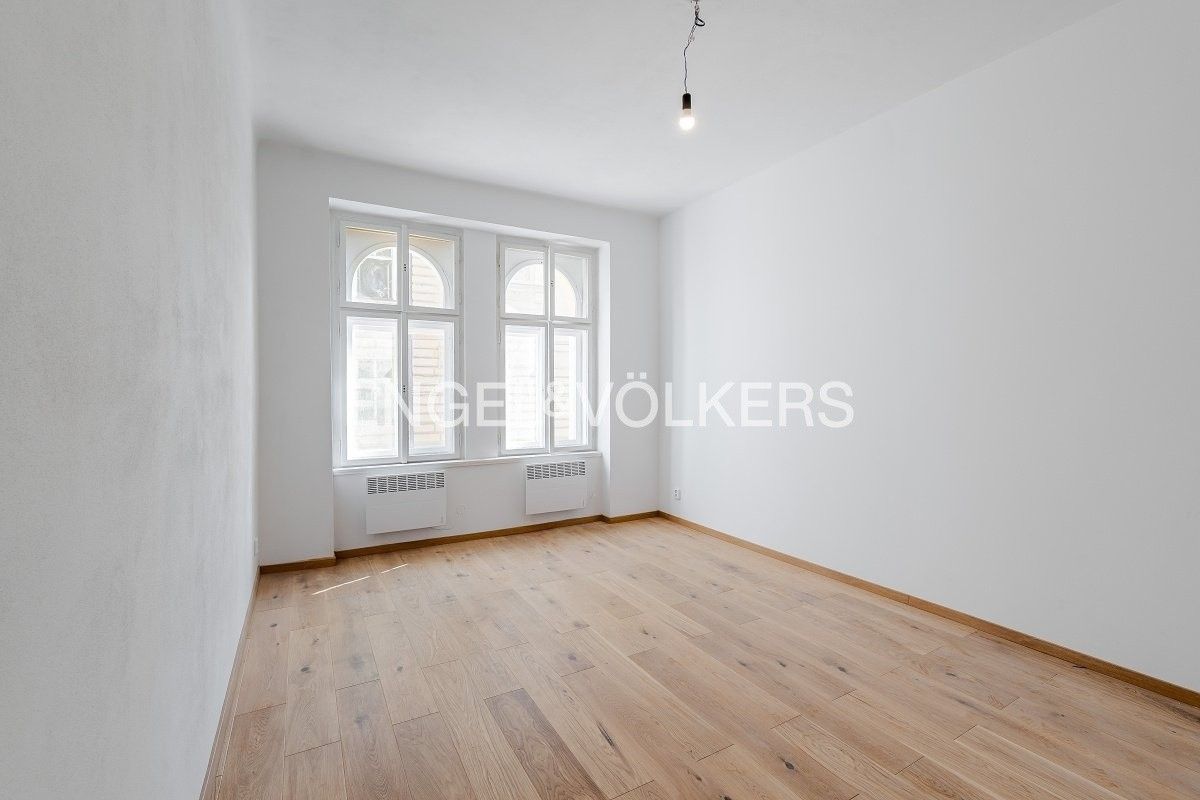 Pronájem byt 1+1 - Moskevská 367, Praha, 38 m²