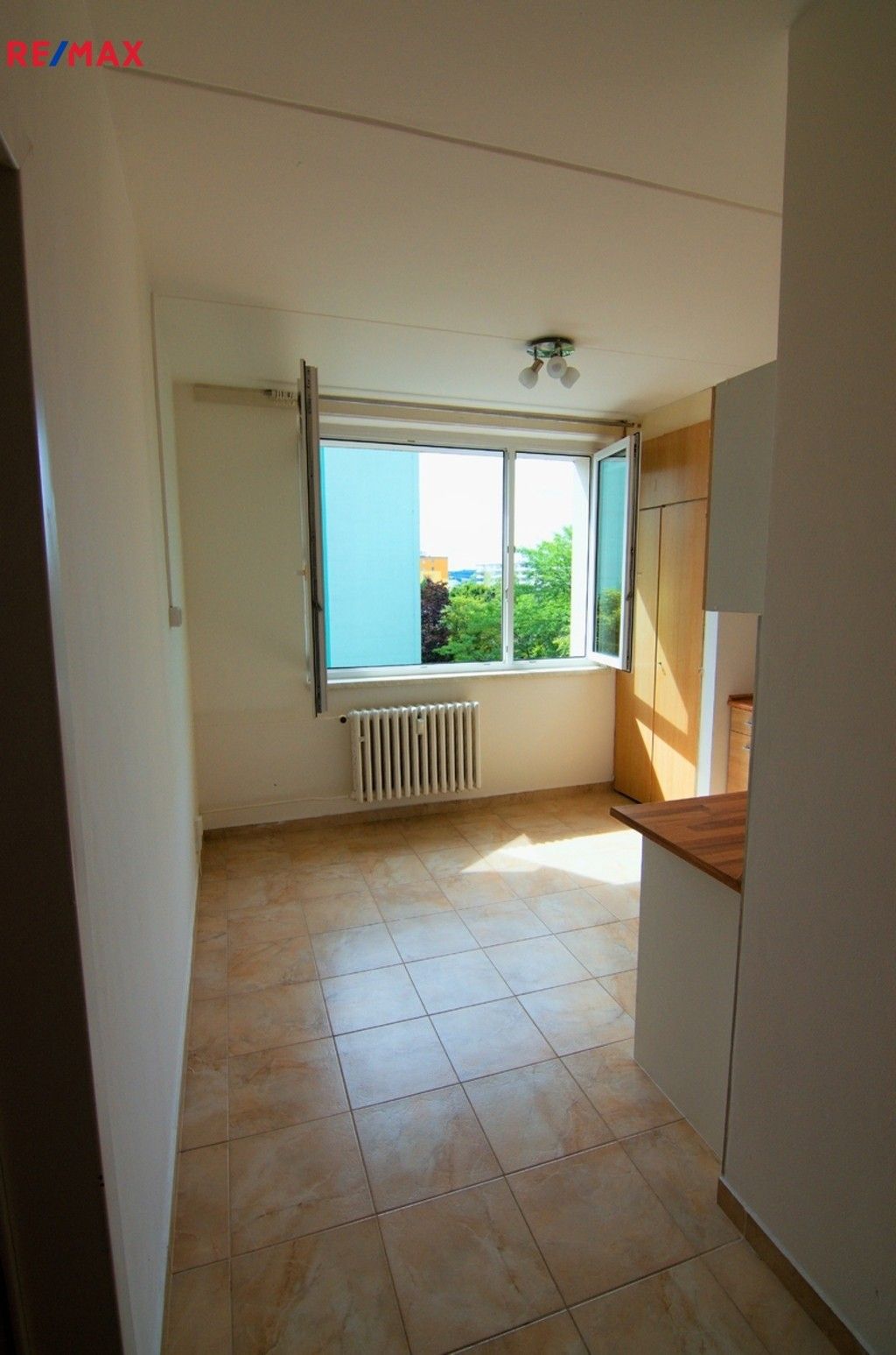 Pronájem byt 1+1 - Nešporova, Olomouc, 31 m²