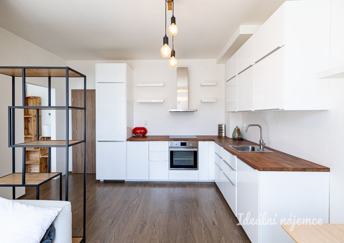 2+kk, Biskupcova, Praha, 44 m²