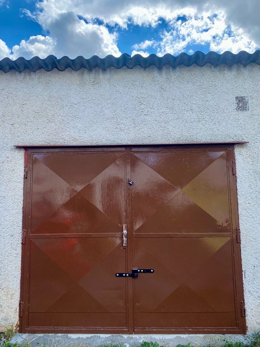 Garáže, Plzeň, 301 00