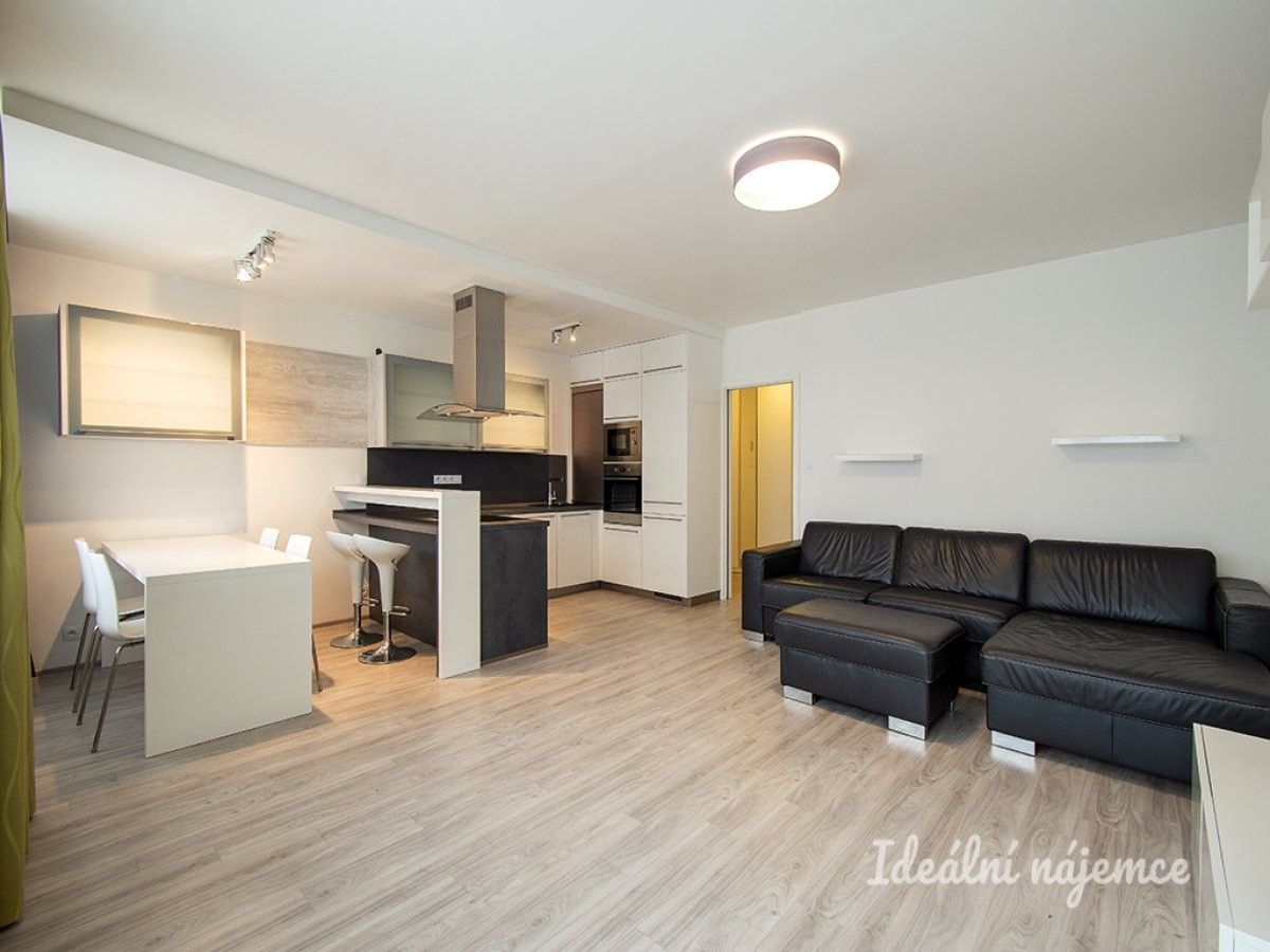 3+kk, V hůrkách, Praha, 74 m² - 2