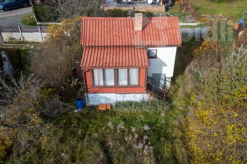 Chaty, Mezi chatami, Praha, 38 m²