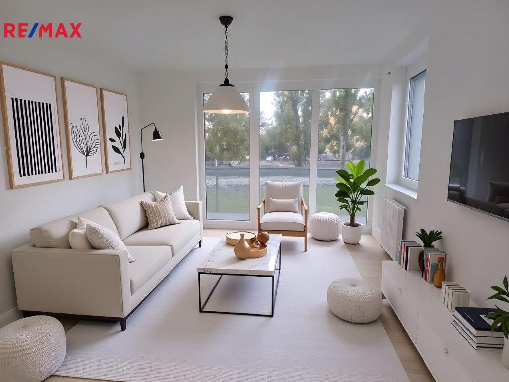 Pronájem byt 2+kk - Čakovická, Praha, 53 m²