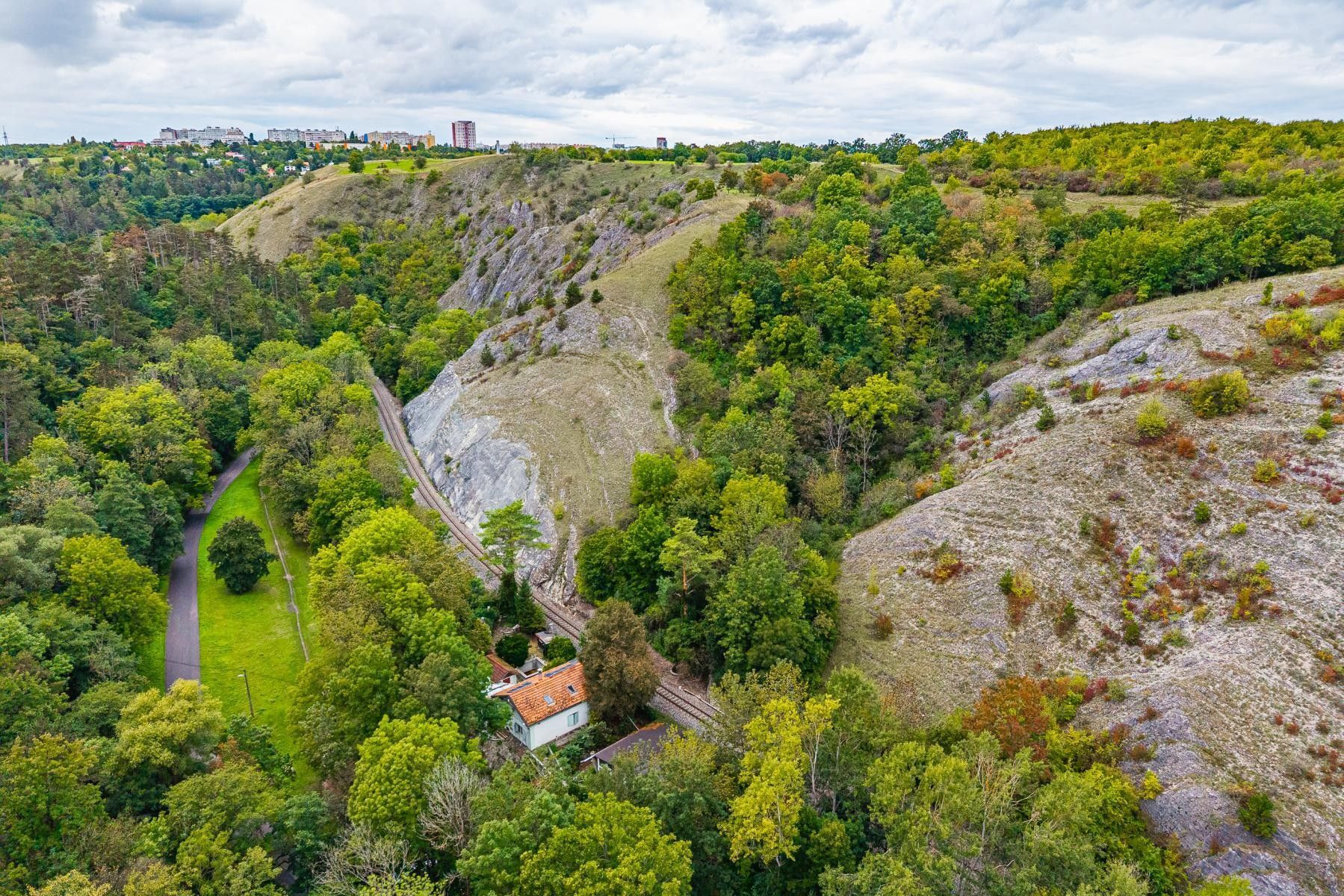 Prodej rodinný dům - Prokopské údolí, Praha, 120 m²