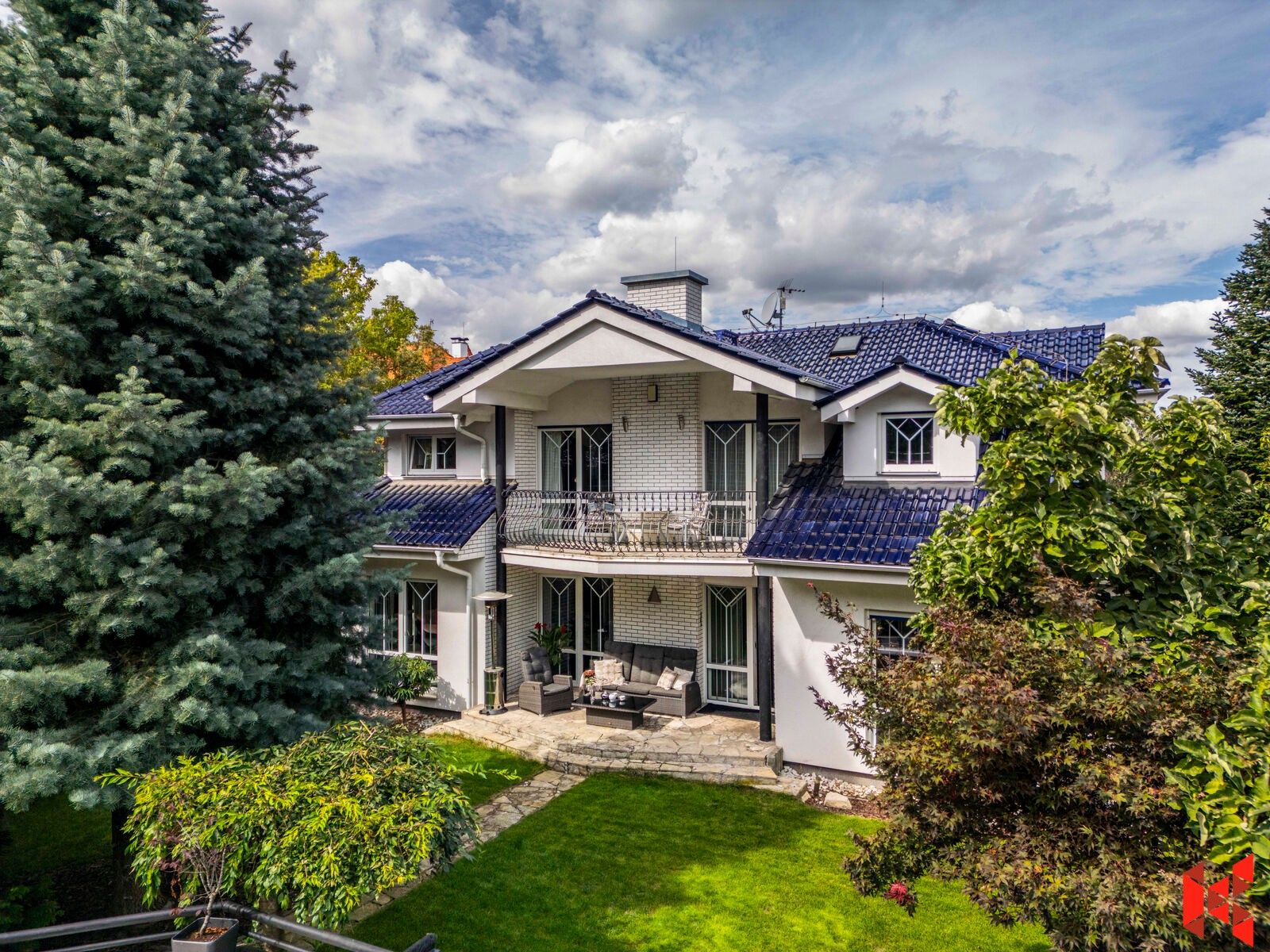 Prodej vila - Vyvýšená 573, Praha Lipence, 358 m² - 1