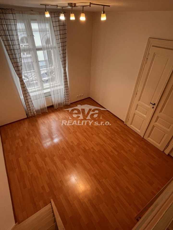 2+kk, Na bělidle, Praha, 49 m²
