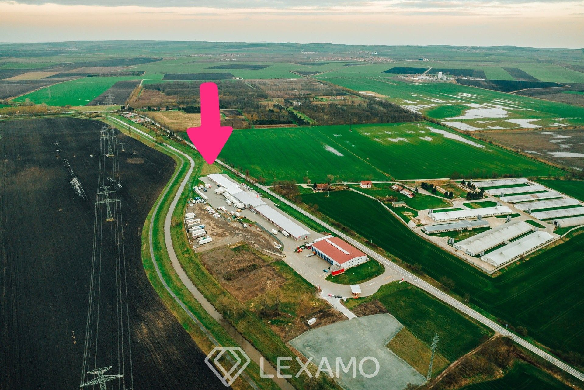 Prodej komerční pozemek - Měnín