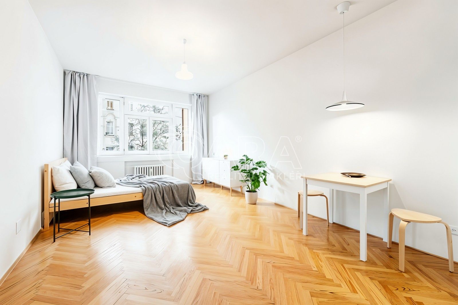 Pronájem byt 1+kk - Komunardů, Praha, 34 m²