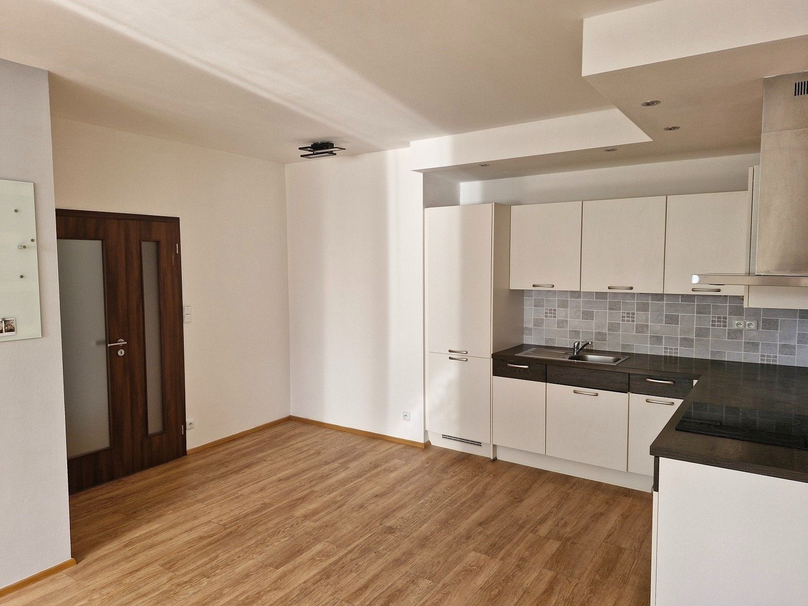Pronájem byt 3+kk - Nad Přehradou, Praha - Horní Měcholupy, 76 m² - 2