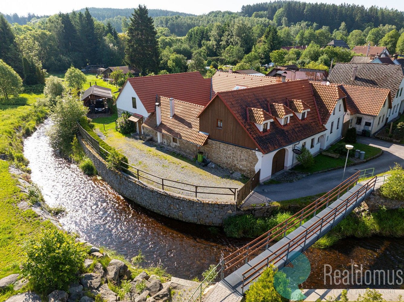 Komerční nemovitost, 295 m²