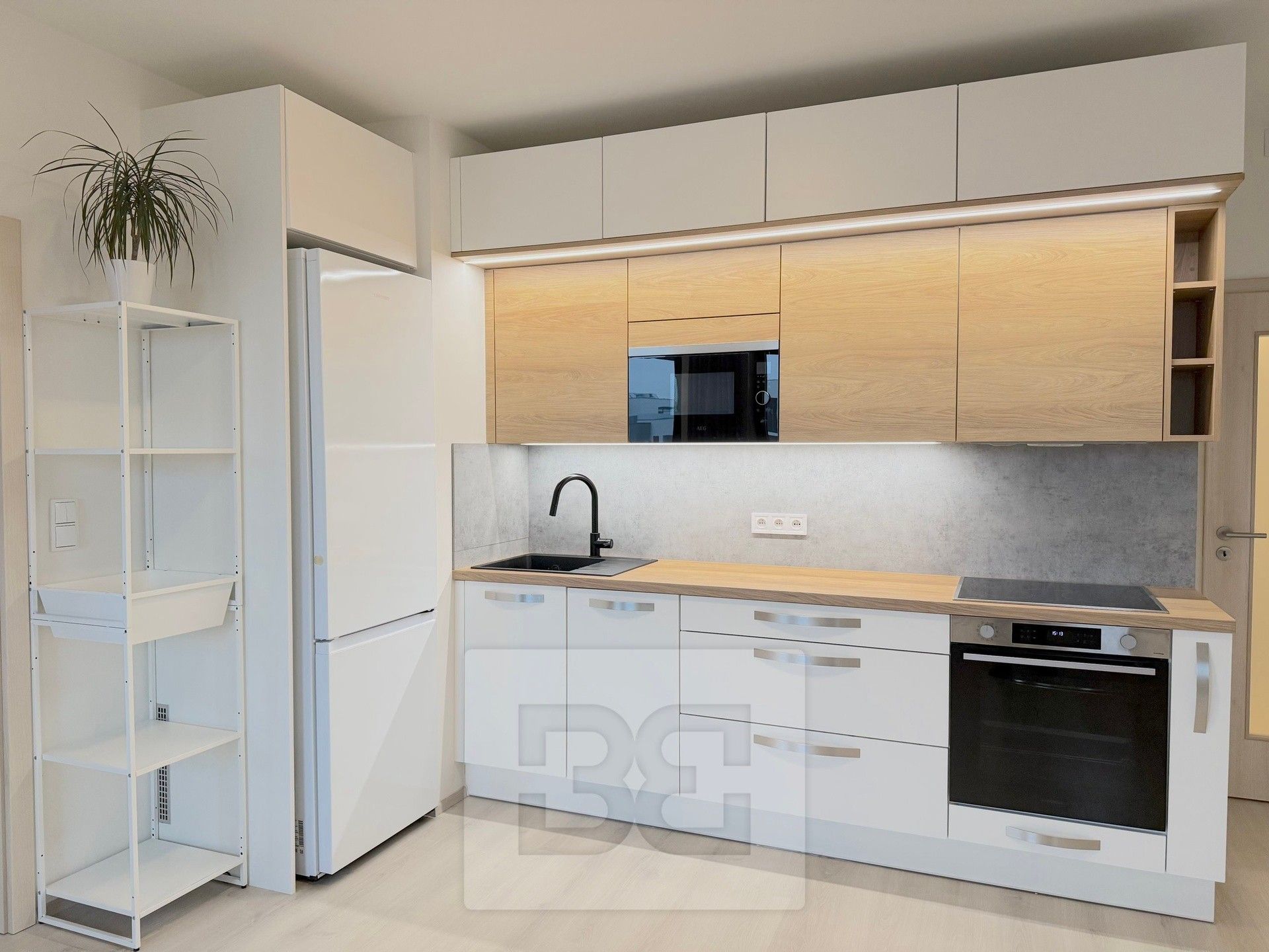 2+kk, Komořanská 2391, Praha, 52 m²