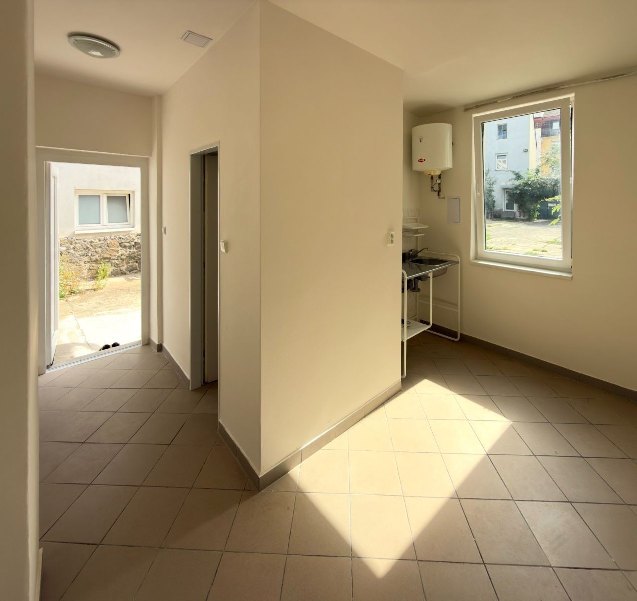 1+kk, Zbynická, Praha - Radotín, 18 m² - 1