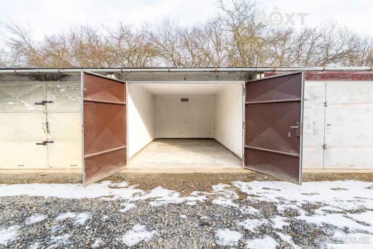 Garáže, Olomouc, 779 00