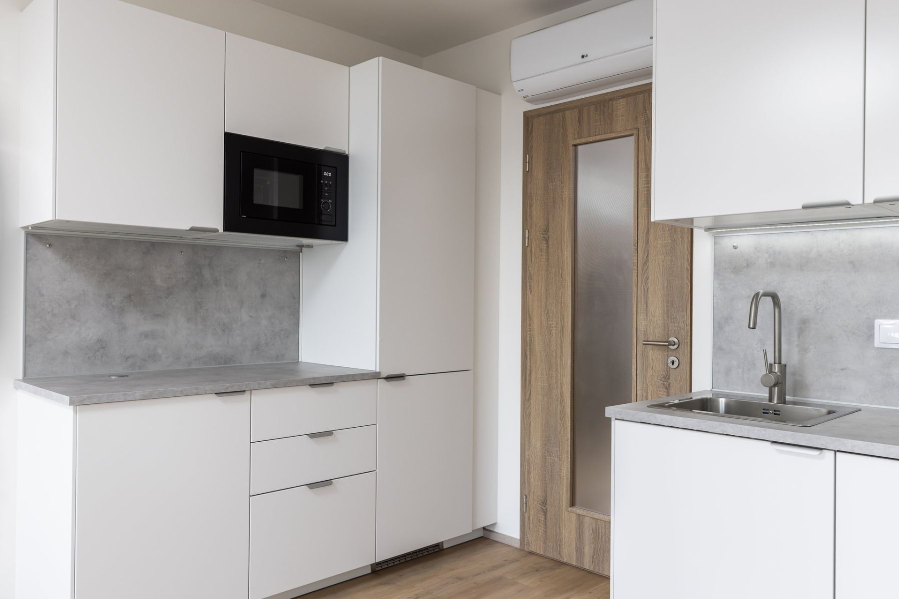 1+kk, Výstavní, Praha - Háje, 33 m² - 2