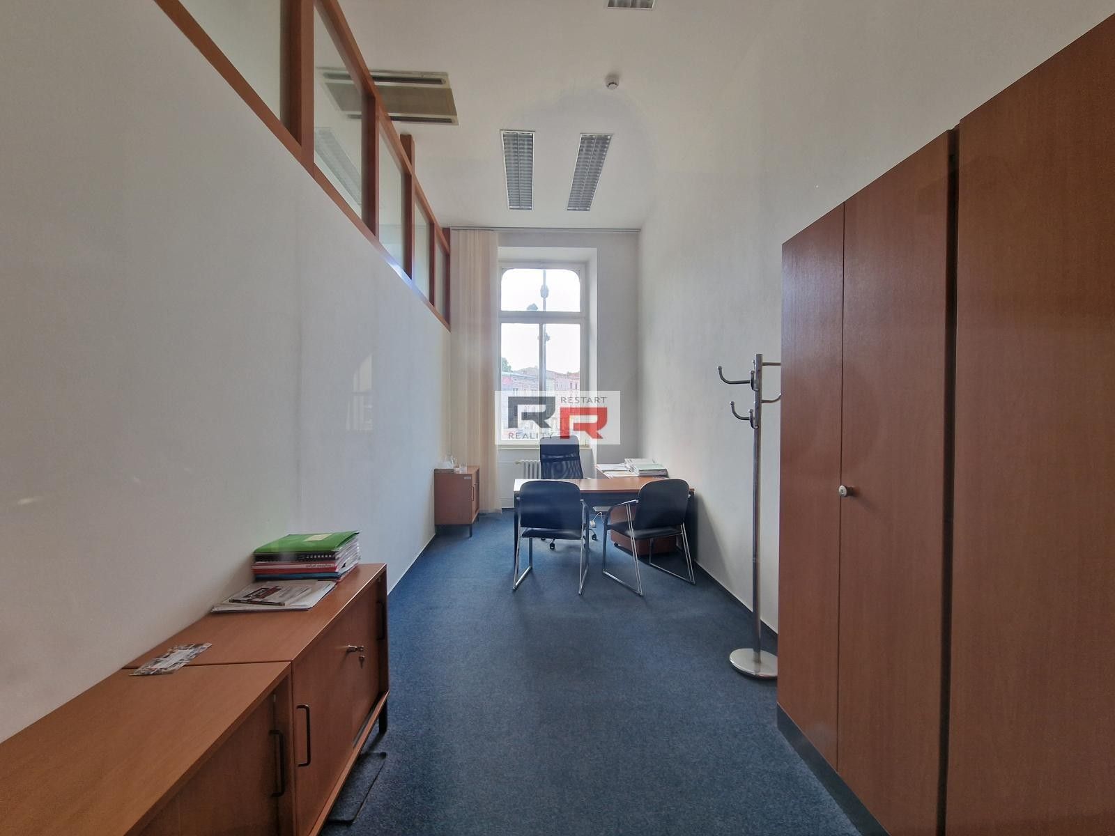 Kanceláře, Dolní náměstí, Olomouc, 16 m² - 1