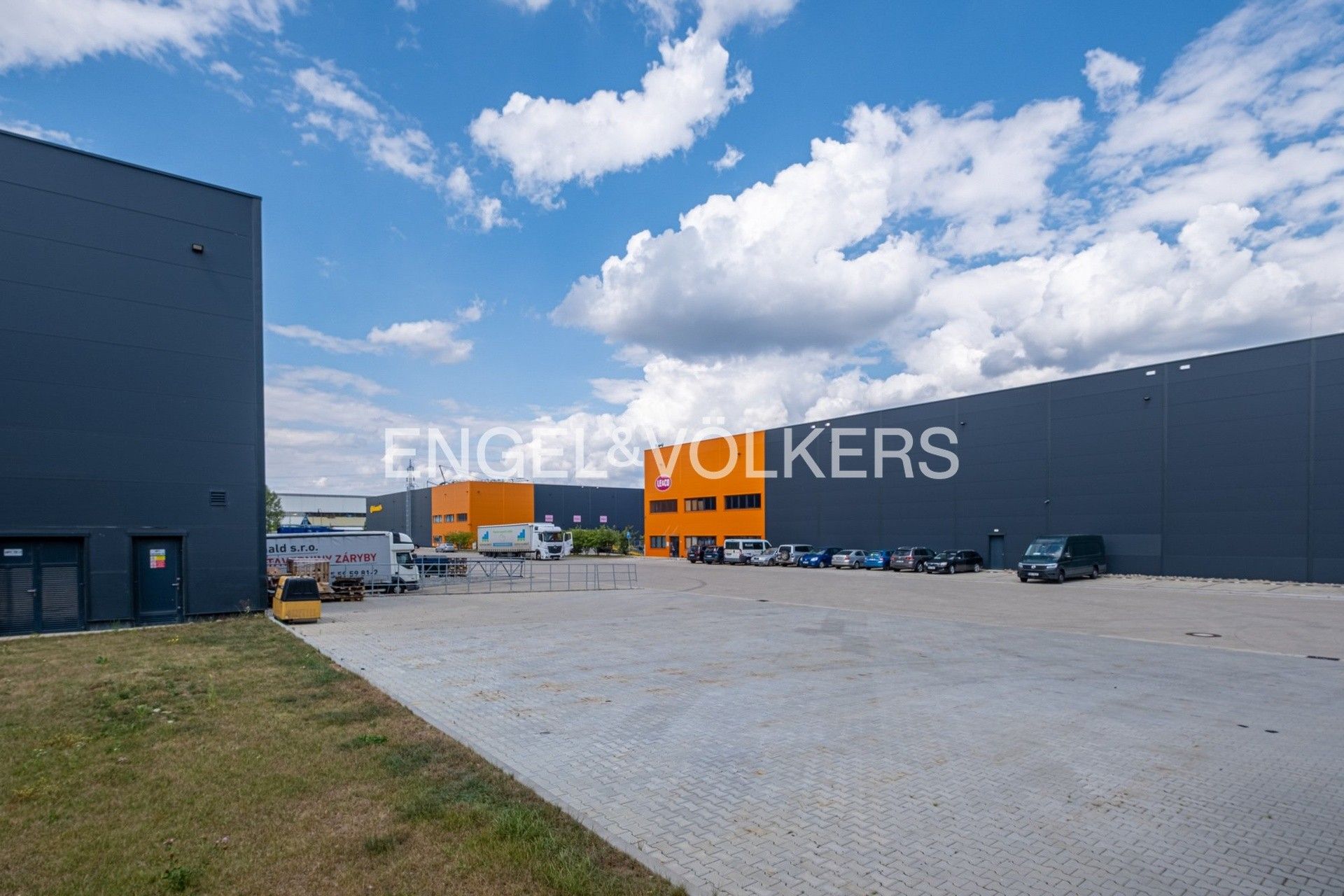 Sklady, Královická, Zápy, 2 600 m² - 2