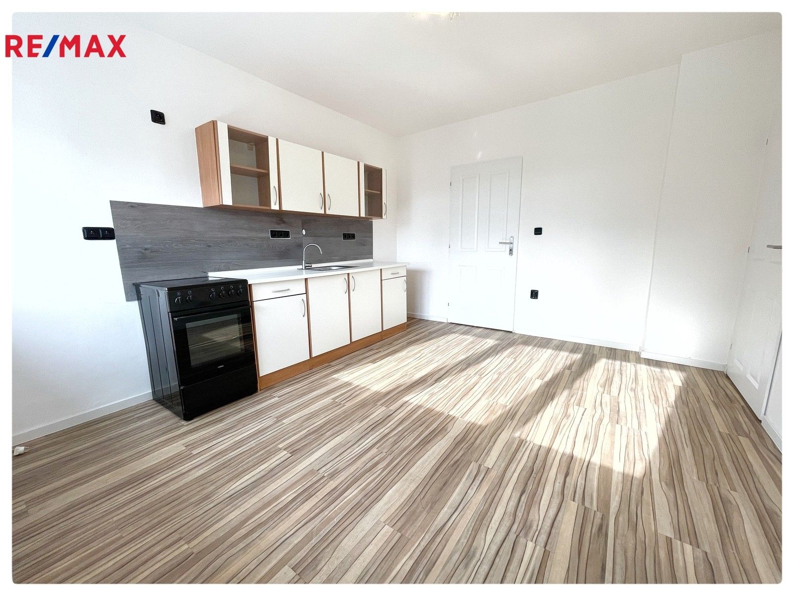 1+1, 1. Máje, Krupka, 38 m²