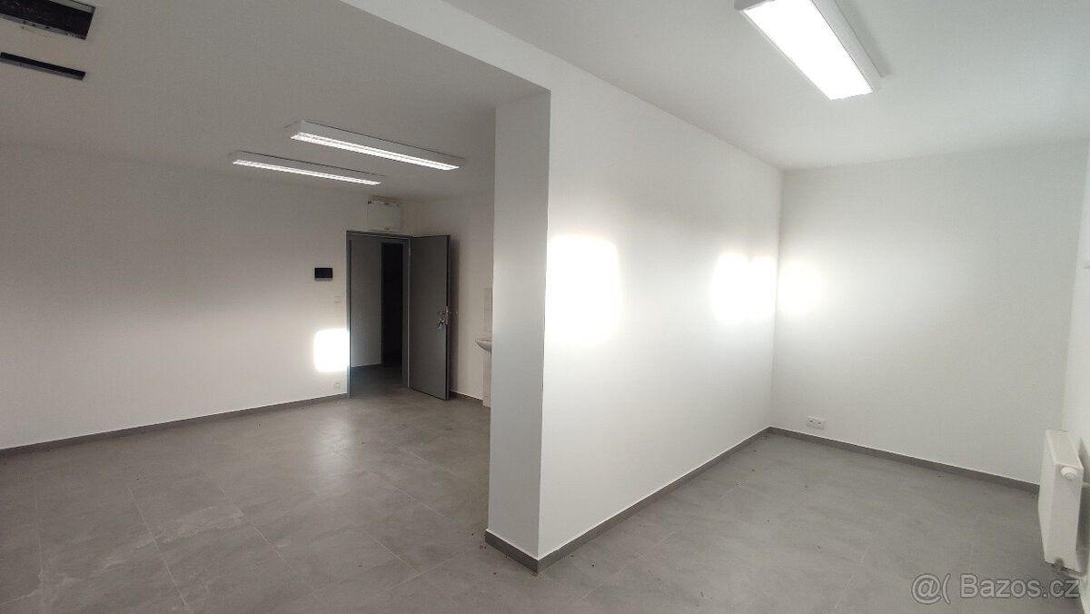 Obchodní prostory, Hevlín, 671 69