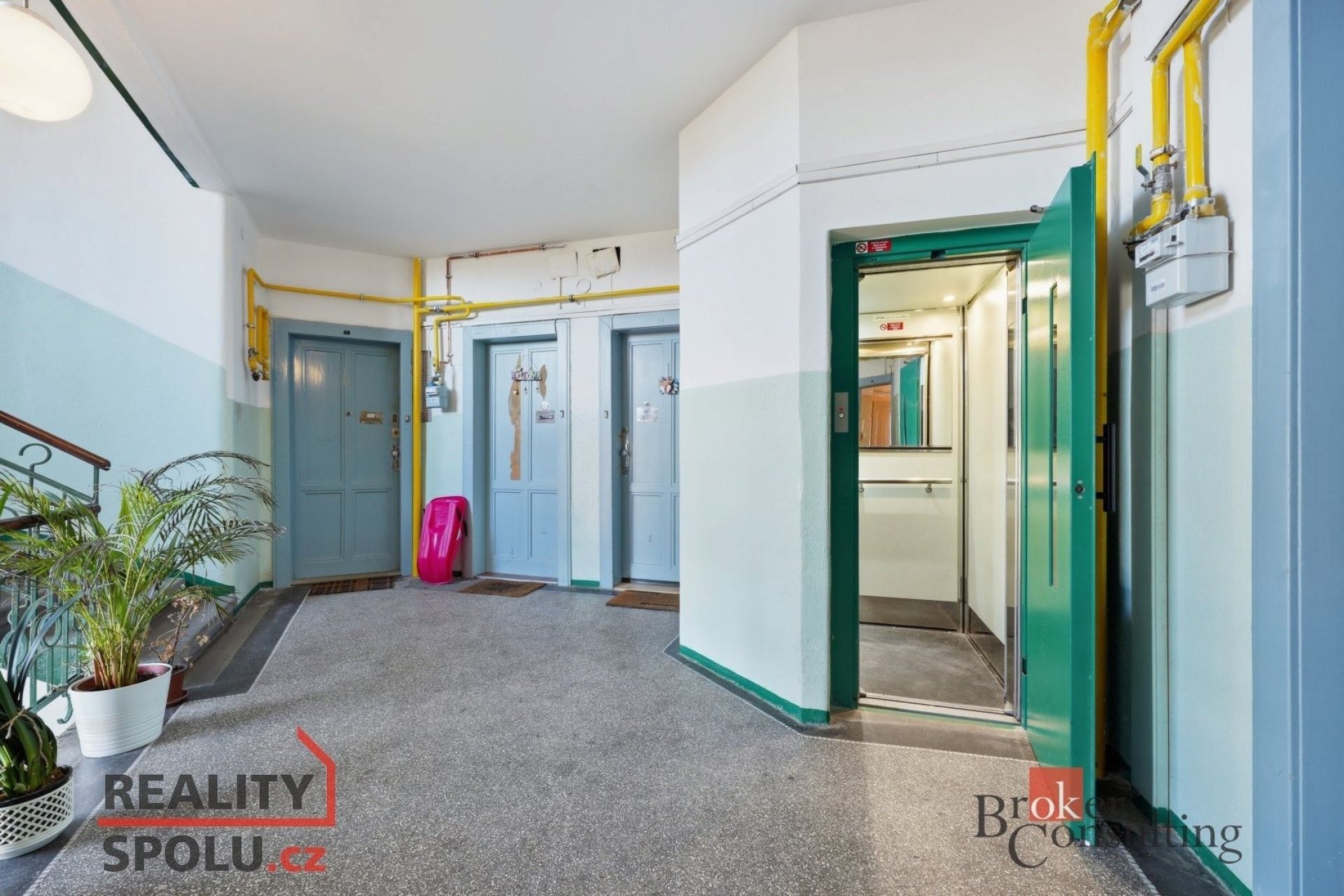 Prodej byt 2+1 - V mezihoří, Praha, 74 m²