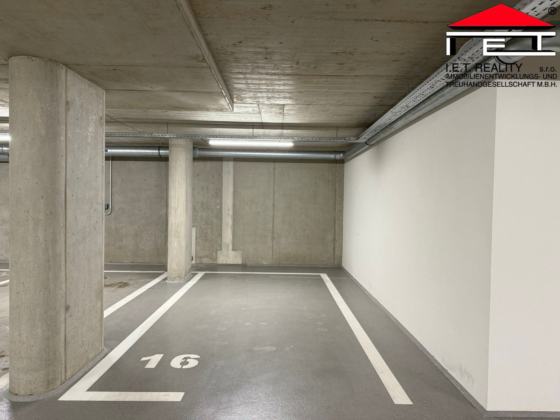 Garáže, Leitnerova, Brno, 10 m² - 1