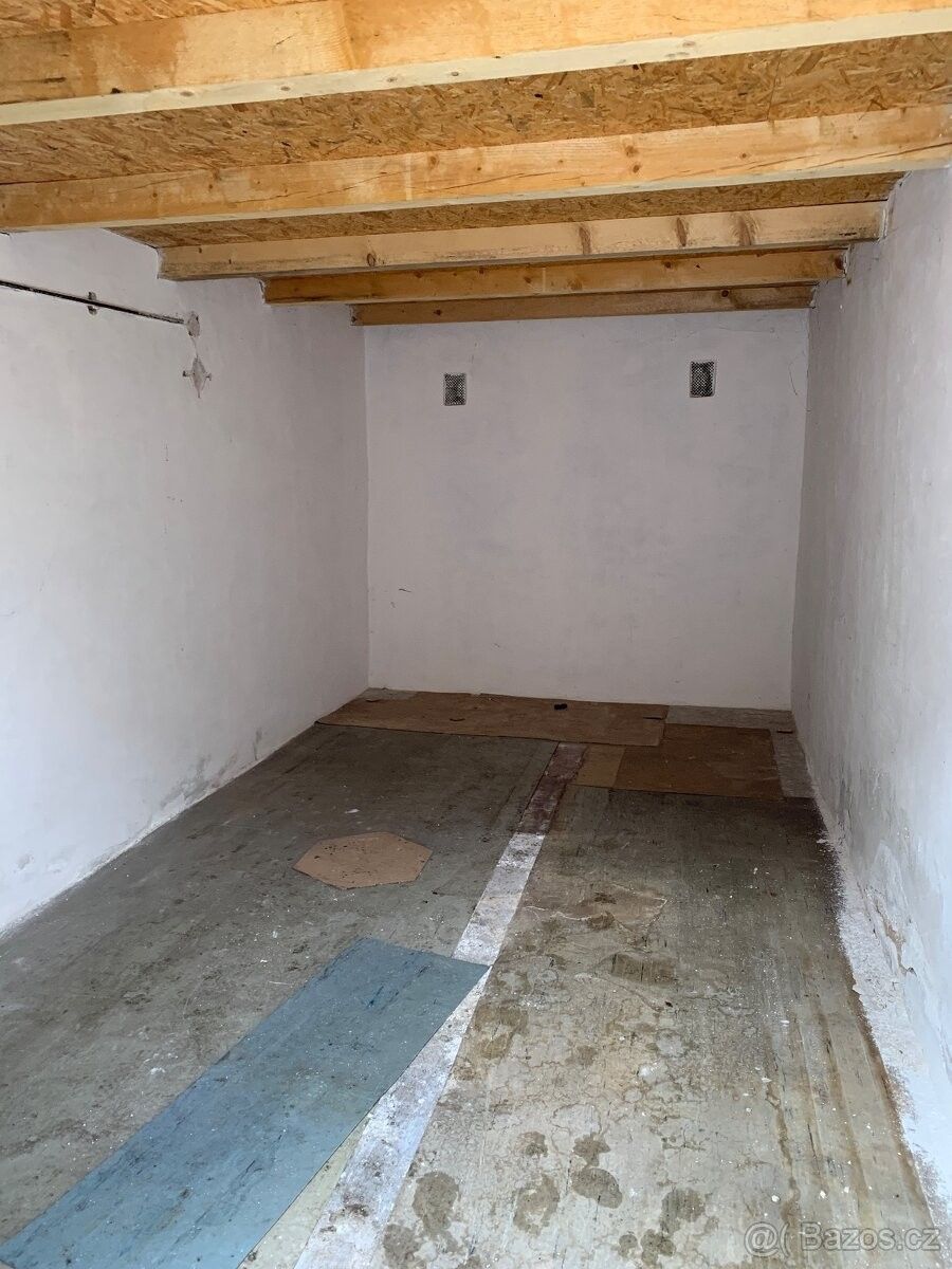 Garáže, Ostrava, 709 00