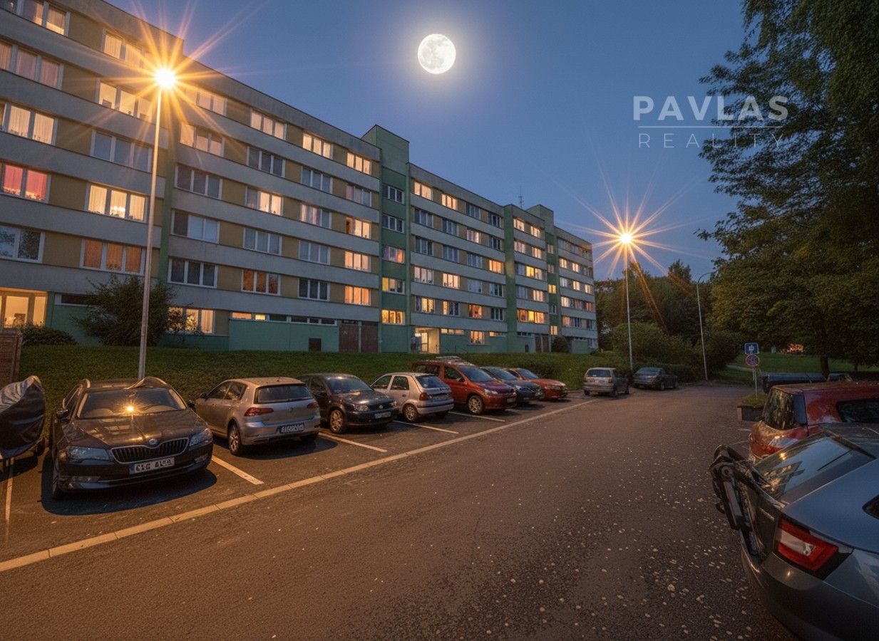 3+1, Sídliště Plešivec, Český Krumlov, 74 m²