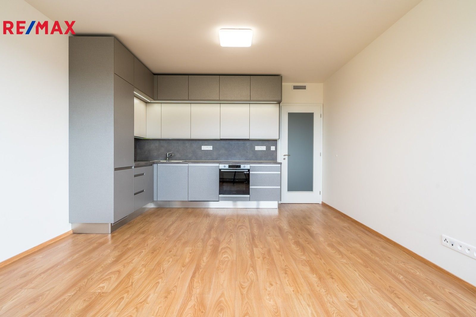 2+kk, Zimova, Praha, 55 m²