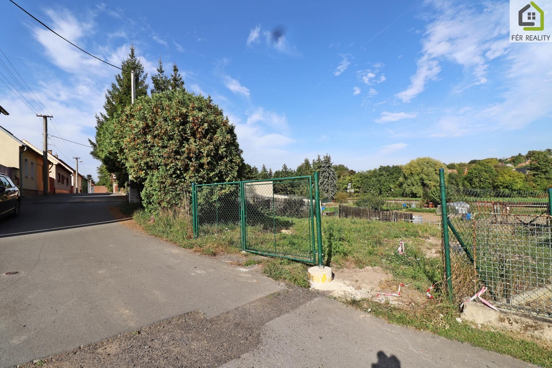 Prodej pozemek pro bydlení - Neuměřice, 931 m²