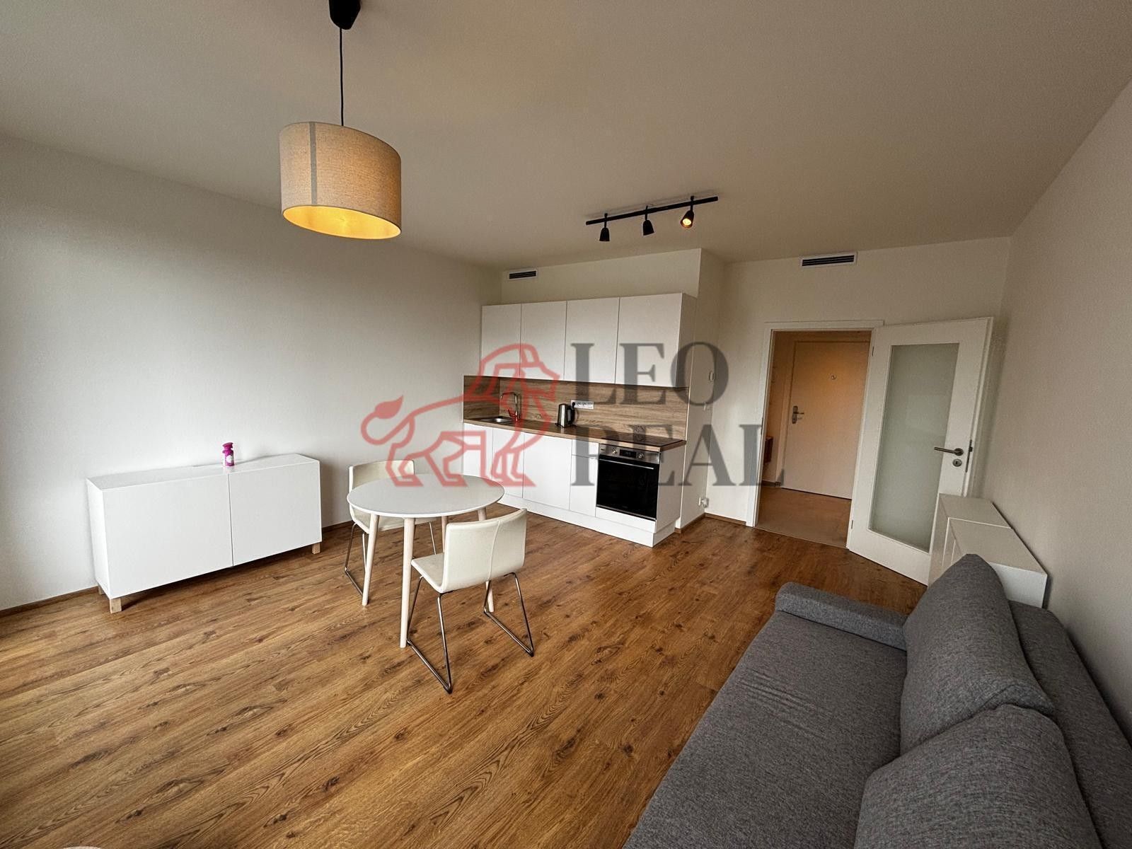 Pronájem byt 1+kk - Komořanská, Praha, 35 m²