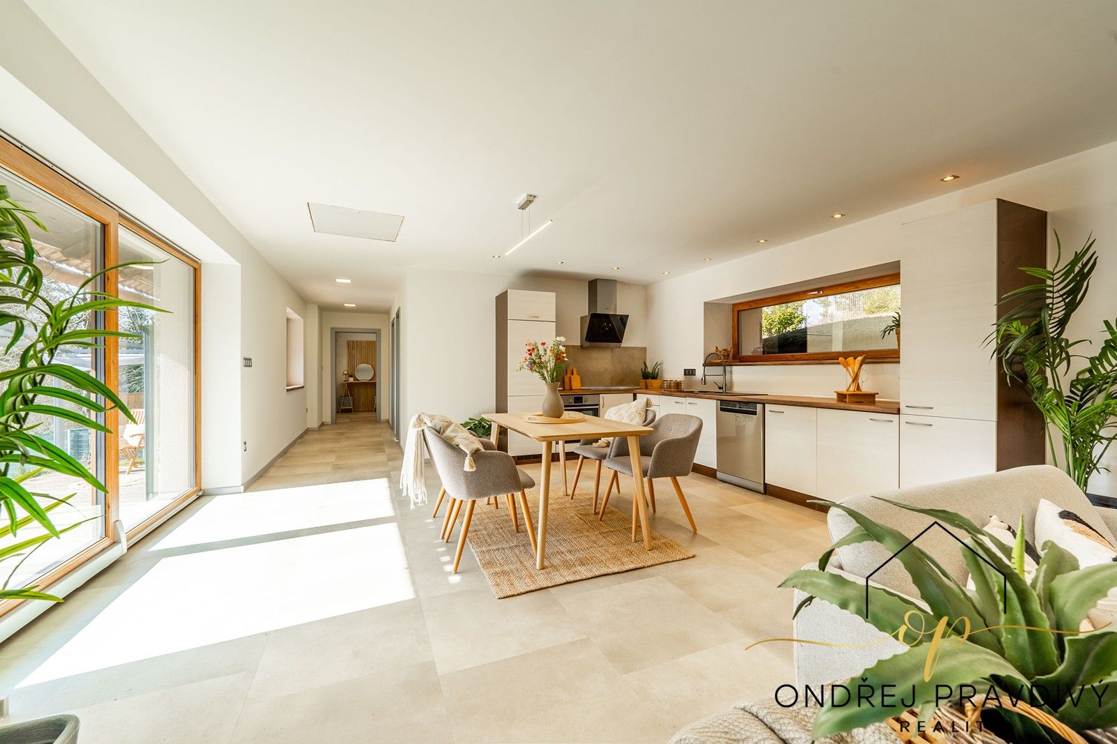 Rodinné domy, Hlavní, Svinaře, 85 m²