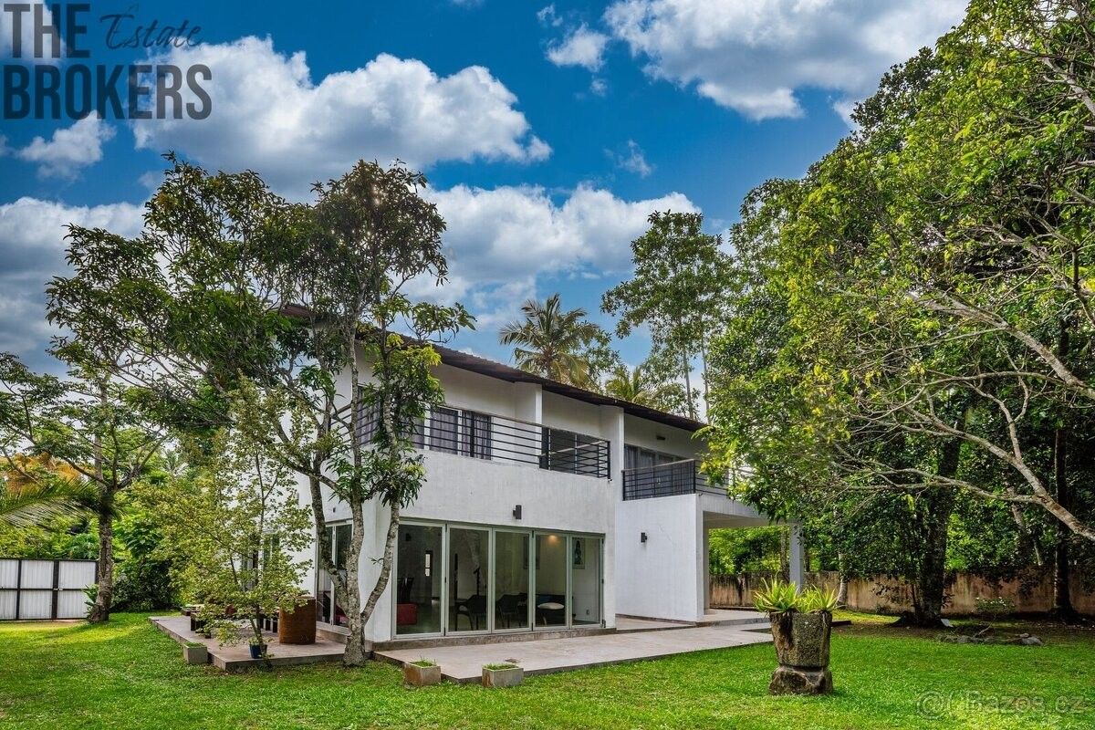 Rodinné domy, 987 66, Zahraničí