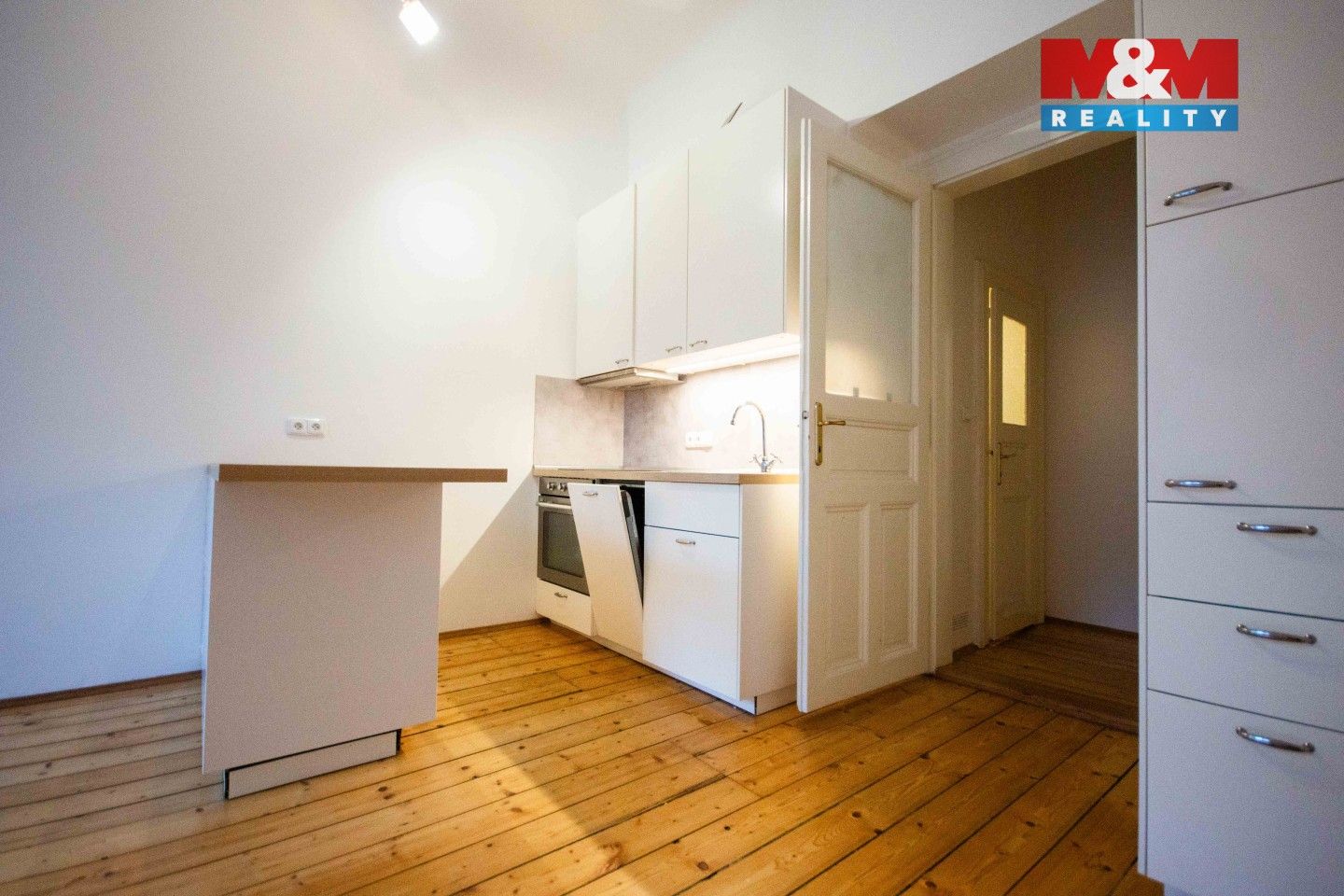 Pronájem byt 2+kk - Holandská, Praha, 46 m²