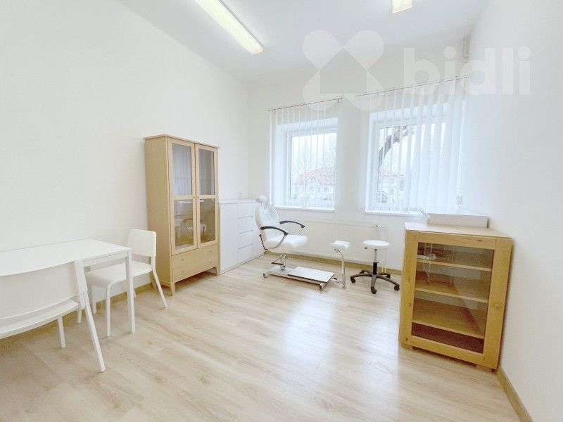 Pronájem obchodní prostory - Palackého nám., Třeboň, 16 m²