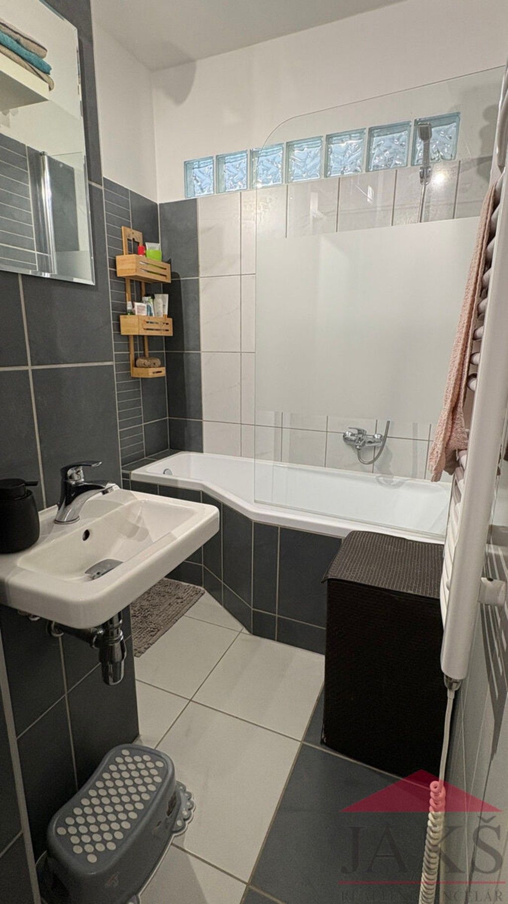 Byt 2+1 · 61 m² · Scheinostova 970, Sušice II - 3