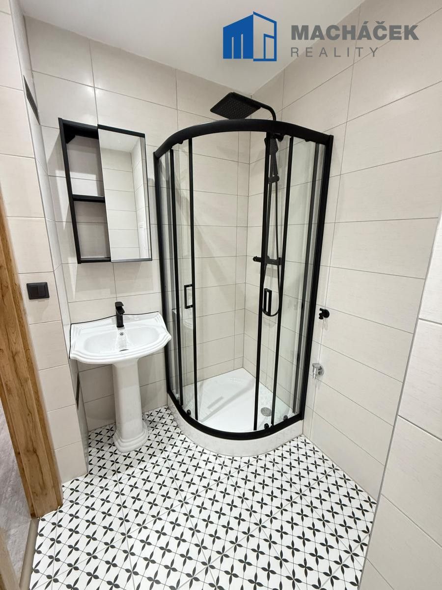Byt 2+1 · 55 m² · Sídliště U Nového nádraží, Bílina Teplické Předměstí - 3