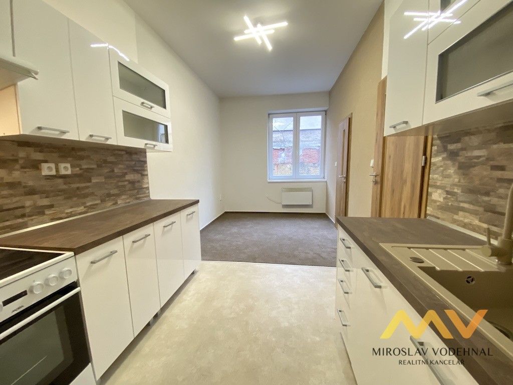 Pronájem byt 2+kk - Královédvorská, Jaroměř, 41 m²