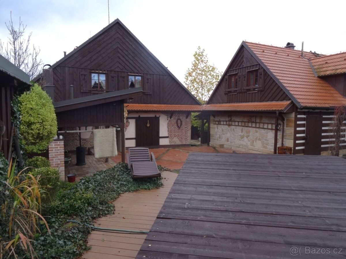 Sklady, Hodonín, 695 01