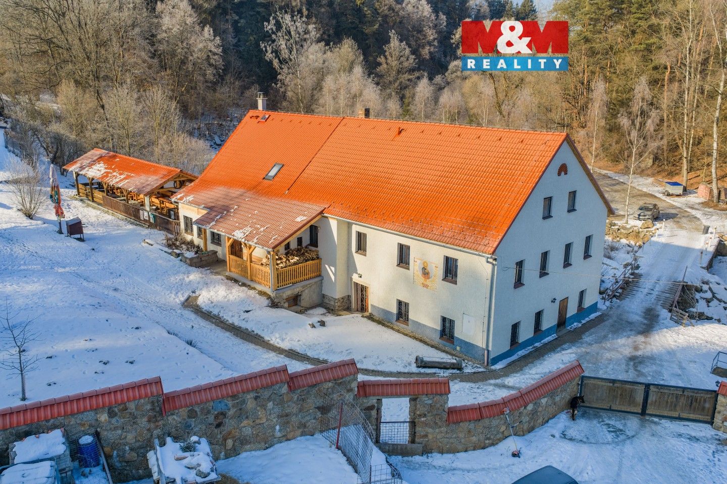 Ubytovací zařízení, Děkanské Skaliny, Benešov nad Černou, 217 m²
