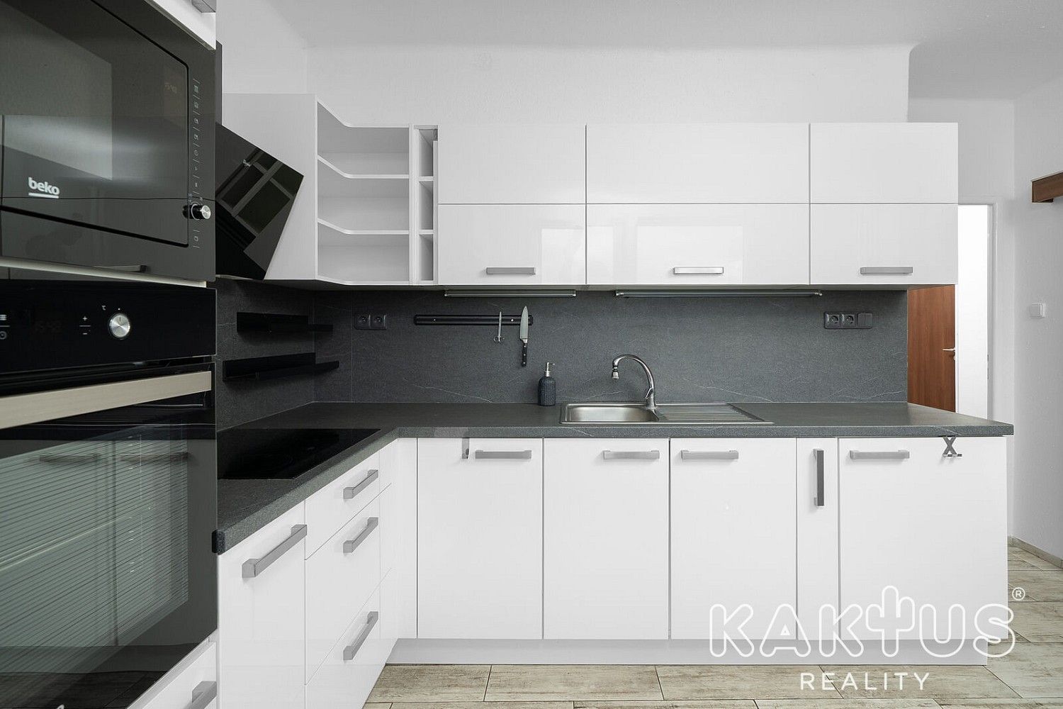 Prodej byt 3+1 - Gen. Hrušky, Ostrava - Mariánské Hory, 69 m² - 2