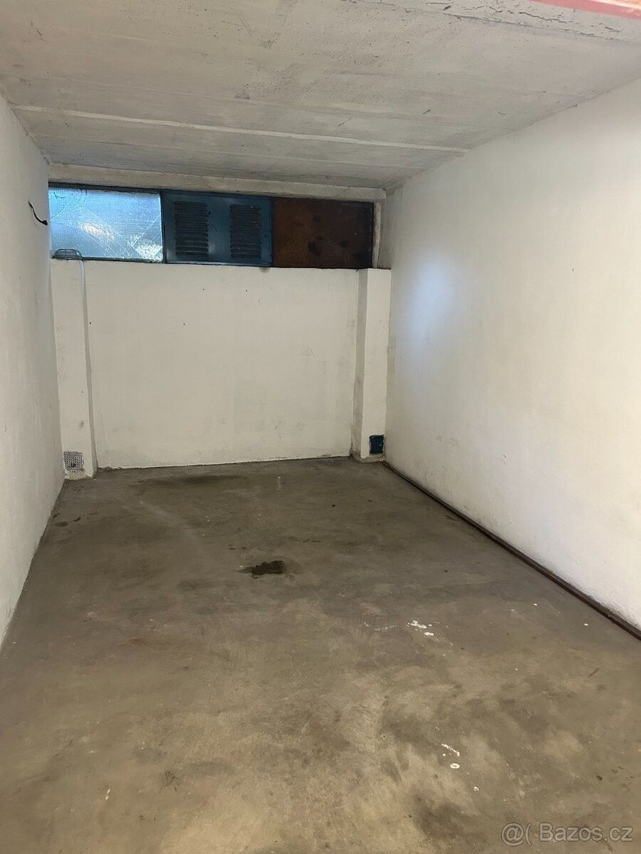 Pronájem garáž - Zlín, 763 02