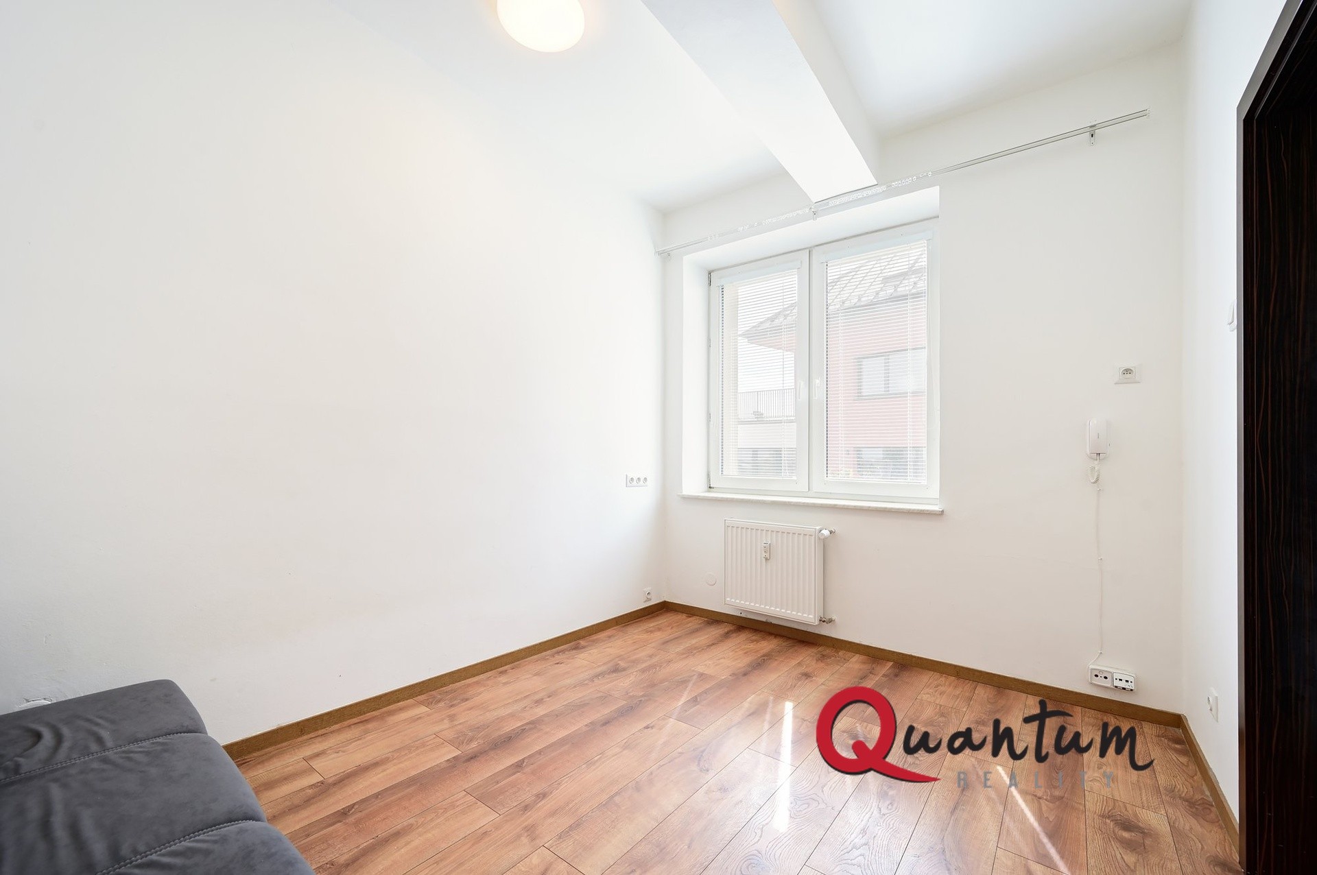 Ubytovací zařízení · 19 m² · Suchdolské náměstí 801, Praha Suchdol - 4