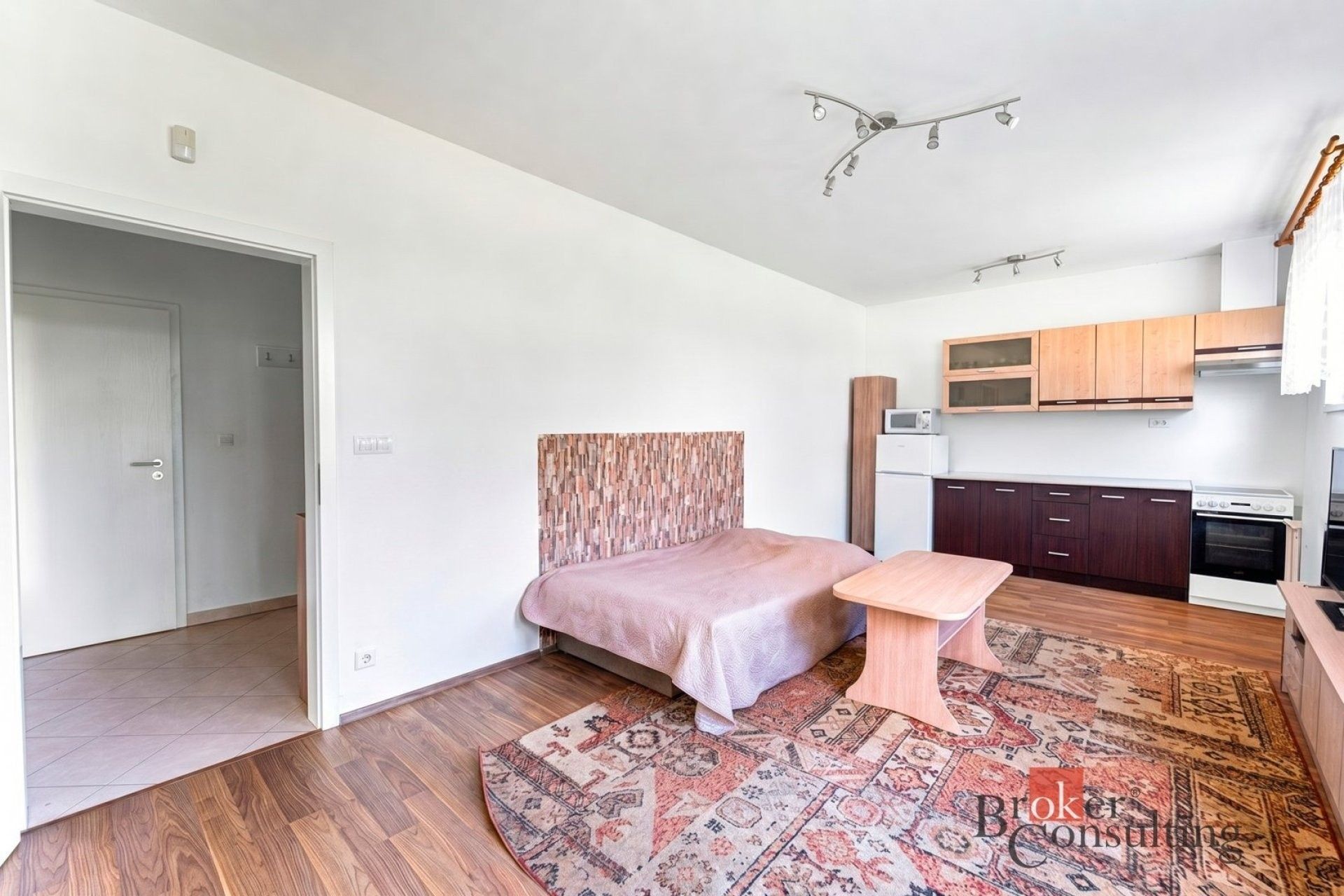 Byt 1+kk · 35 m² · Papírníkova, Praha - 3