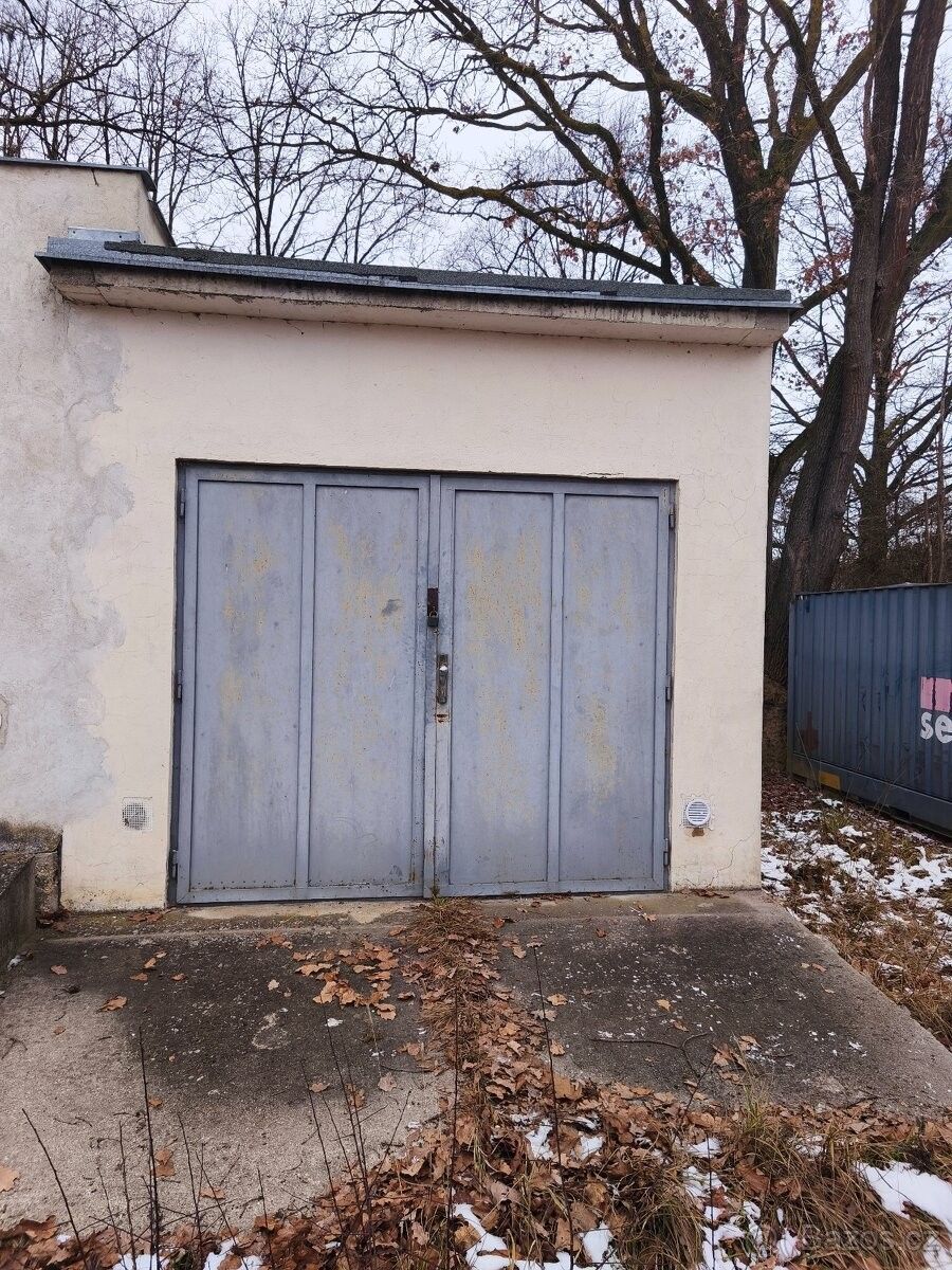 Garáže, Lišov u Českých Budějovic, 373 72