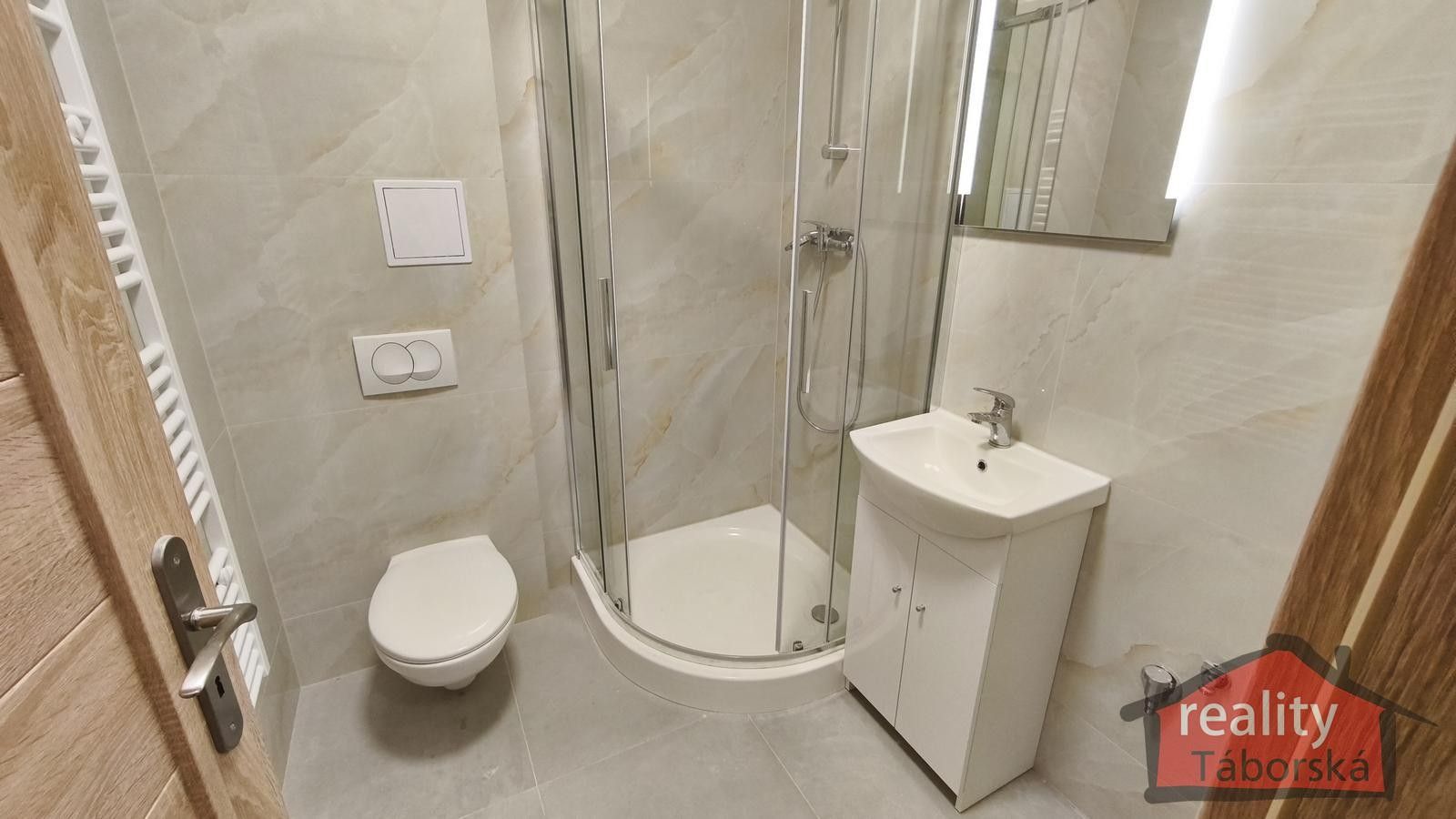 1+kk, Nupacká, Nupaky, 38 m²