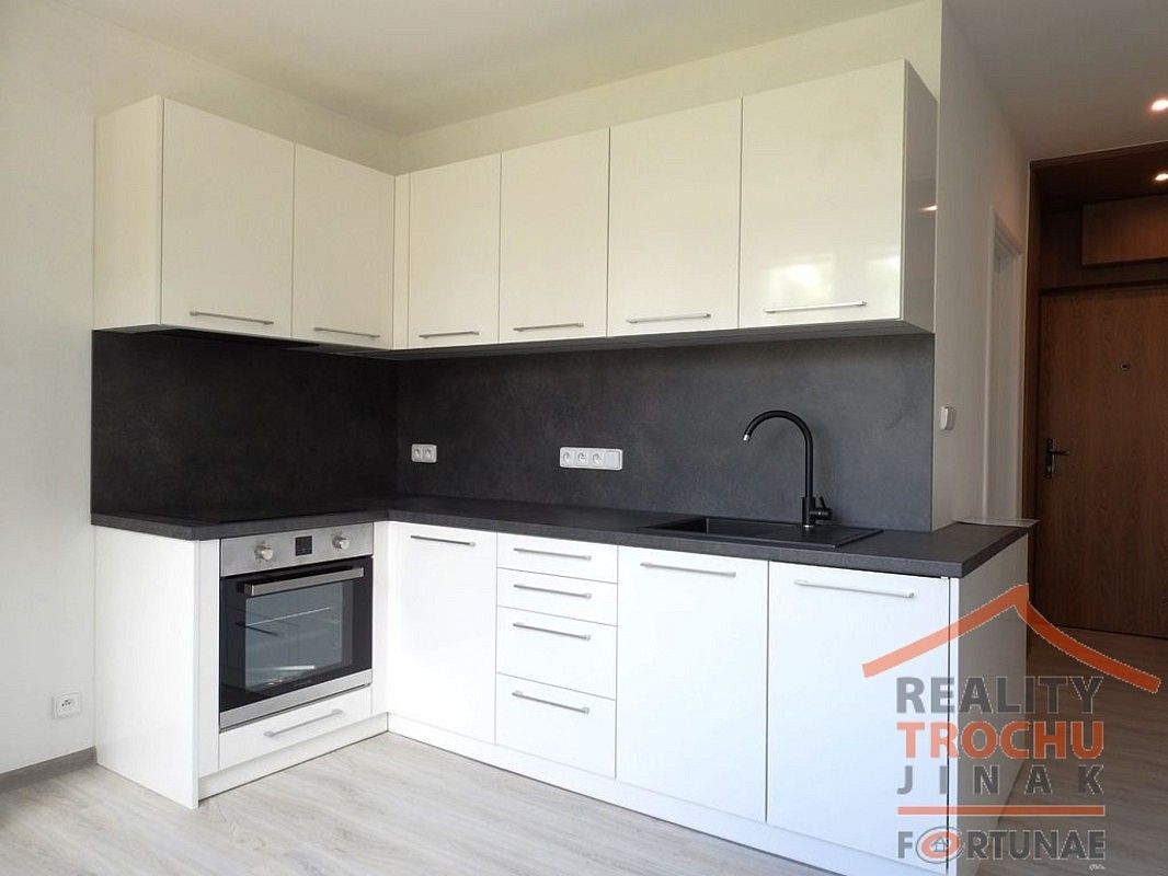 1+1, Hradec Králové - Třebeš, Královéhradecký kraj, 38 m²