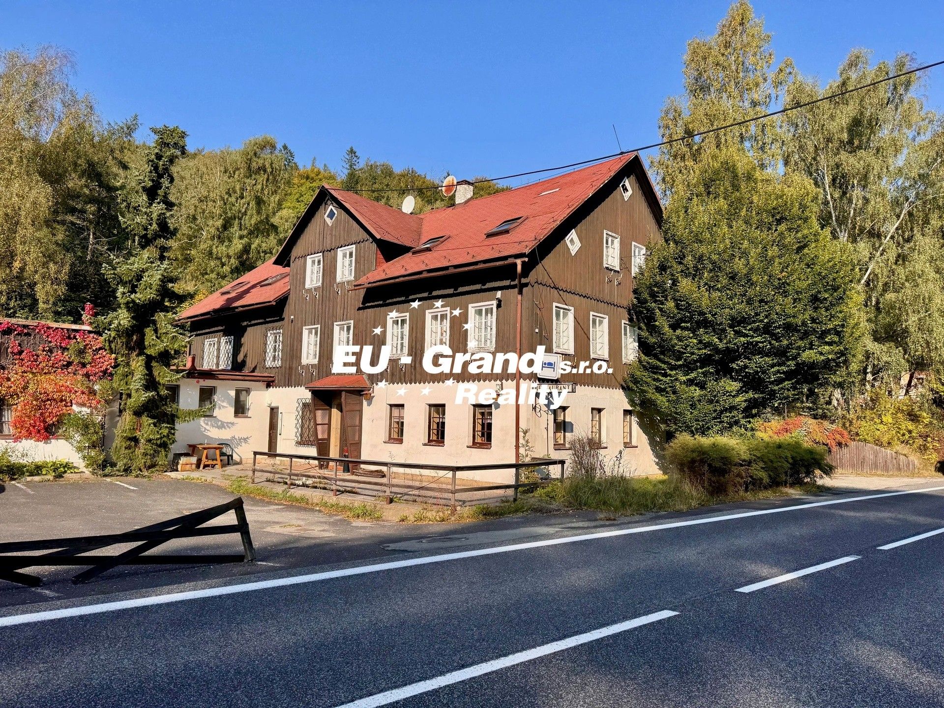 Prodej restaurace - Rozhled, Jiřetín pod Jedlovou, 850 m²